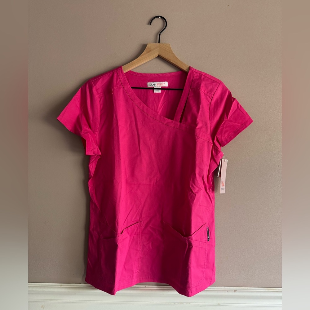 NWT Koi Stretch Pink Nursing Scrubs Top Pockets Wrap Style V-neck Womens Small